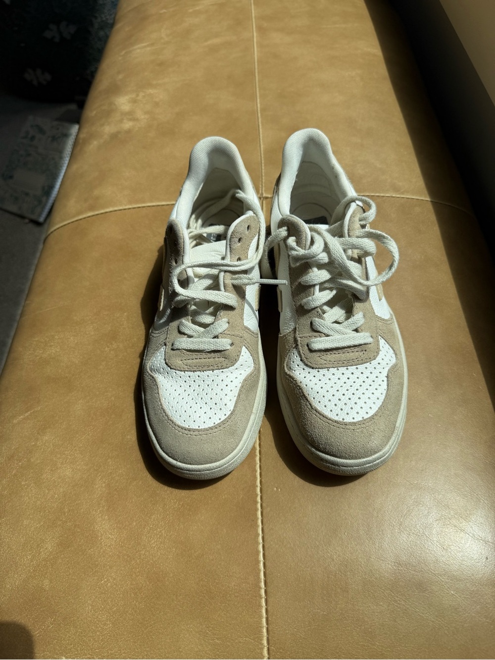 Veja V-10 Sneakers - Picture 3 of 6